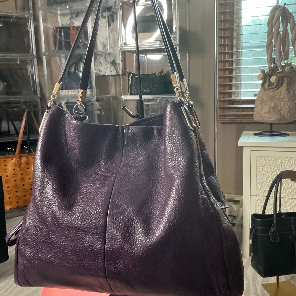This is the Coach Edie 31 Pebbled Leather Shoulder Bag - Picture 2 of 13